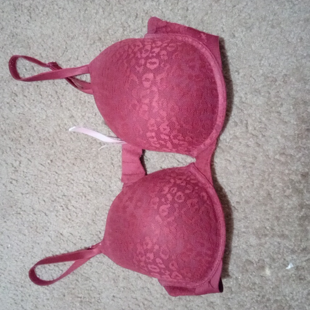 36 D VICTORIA SECRET PINK BRA